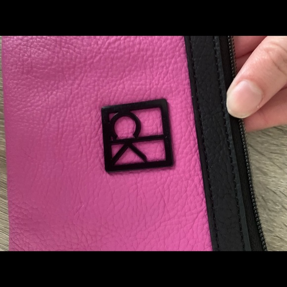 Calvin Klein wristlet wallet - Picture 4 of 5